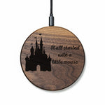 Lade das Bild in den Galerie-Viewer, Wireless Charger Slim Maus Schloss / Mouse Castle Design (Gravur) [Walnuss] Holz
